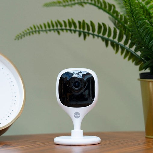 מצלמת אבטחה פנימית  אלחוטית Yale camera|יאל