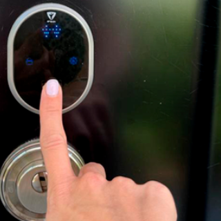 x מנעול חכם לדלת לוקאפ LockApp X